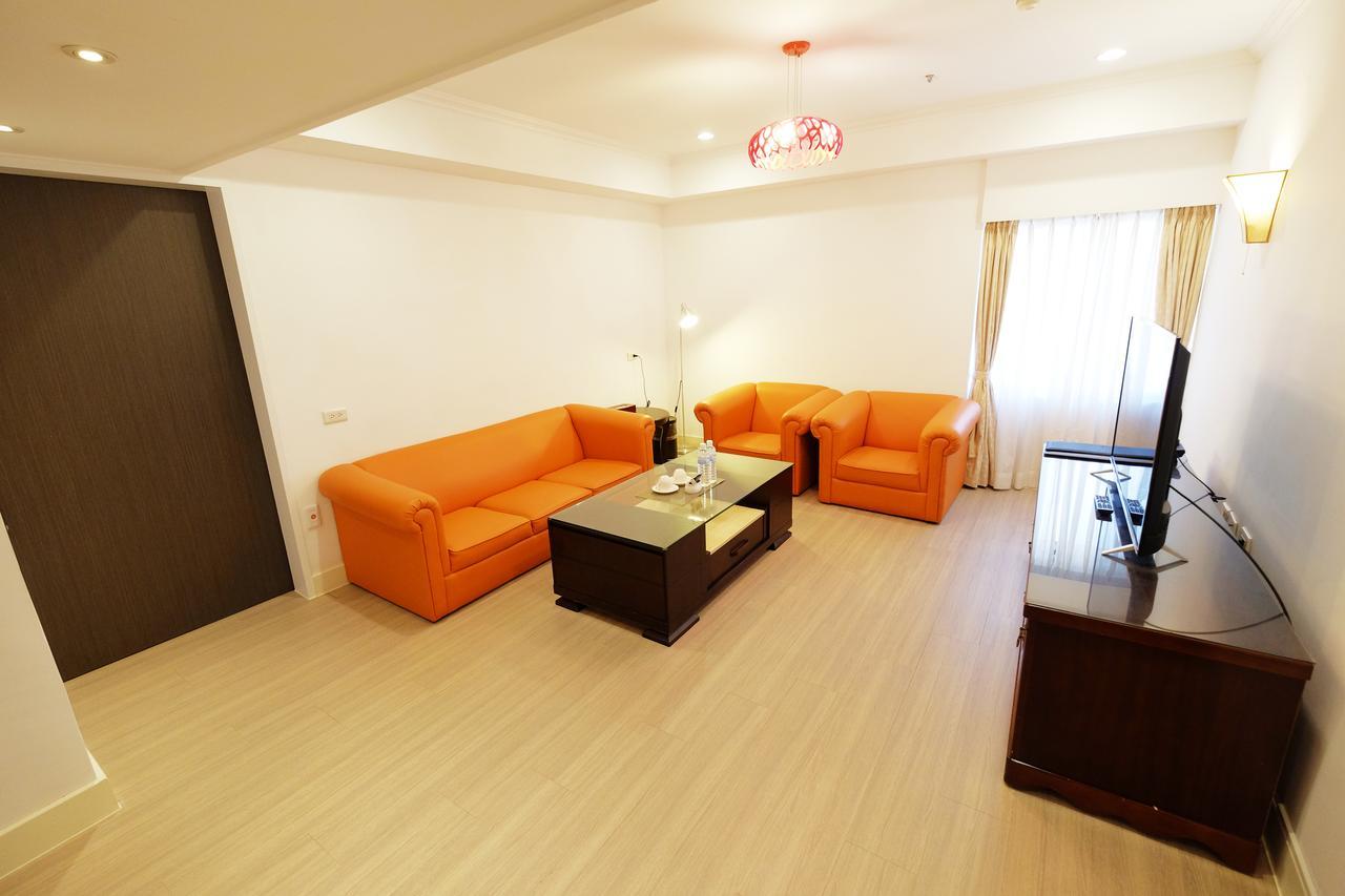 Dynasty Hotel Tainan Exterior foto