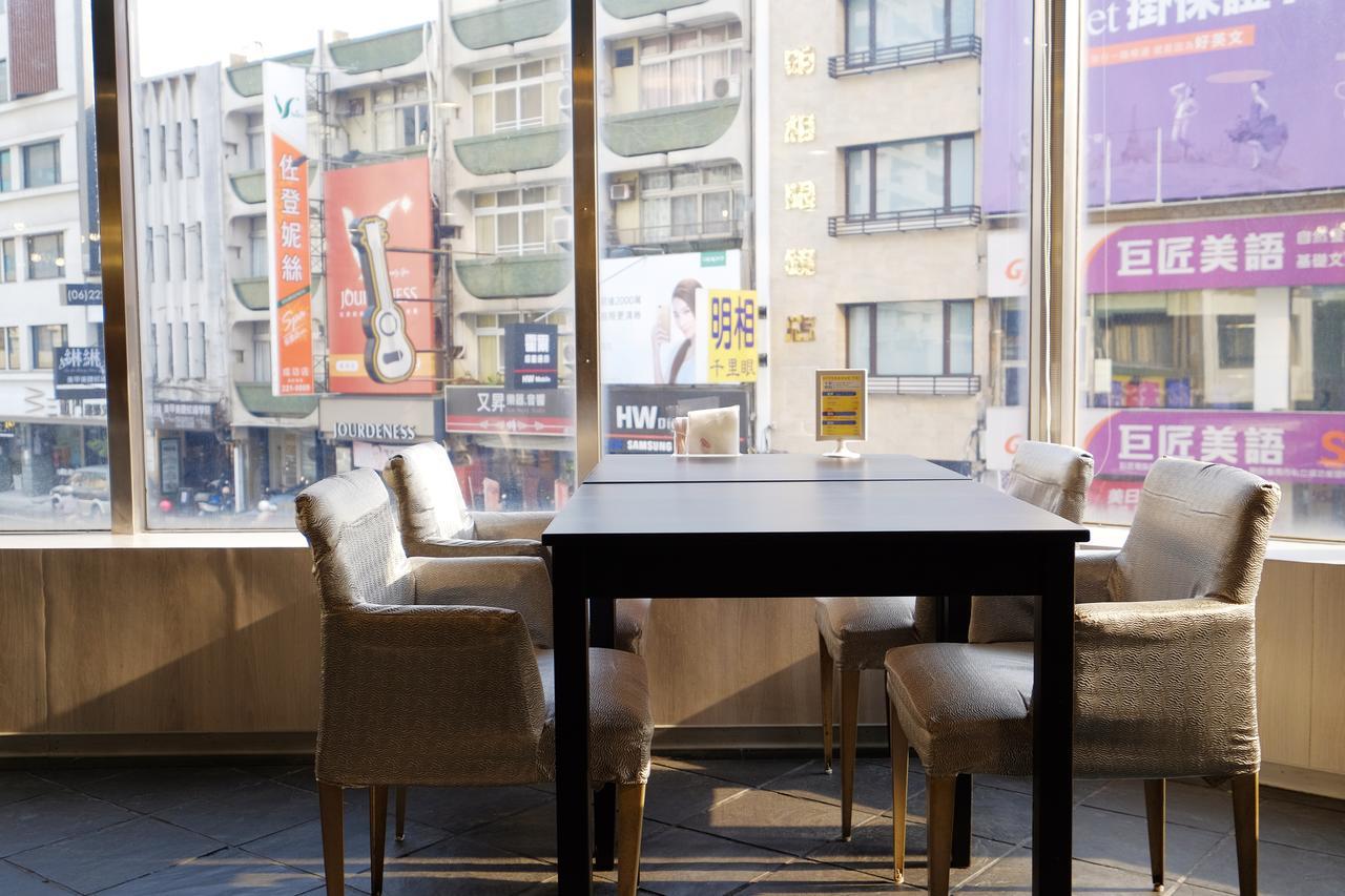Dynasty Hotel Tainan Exterior foto